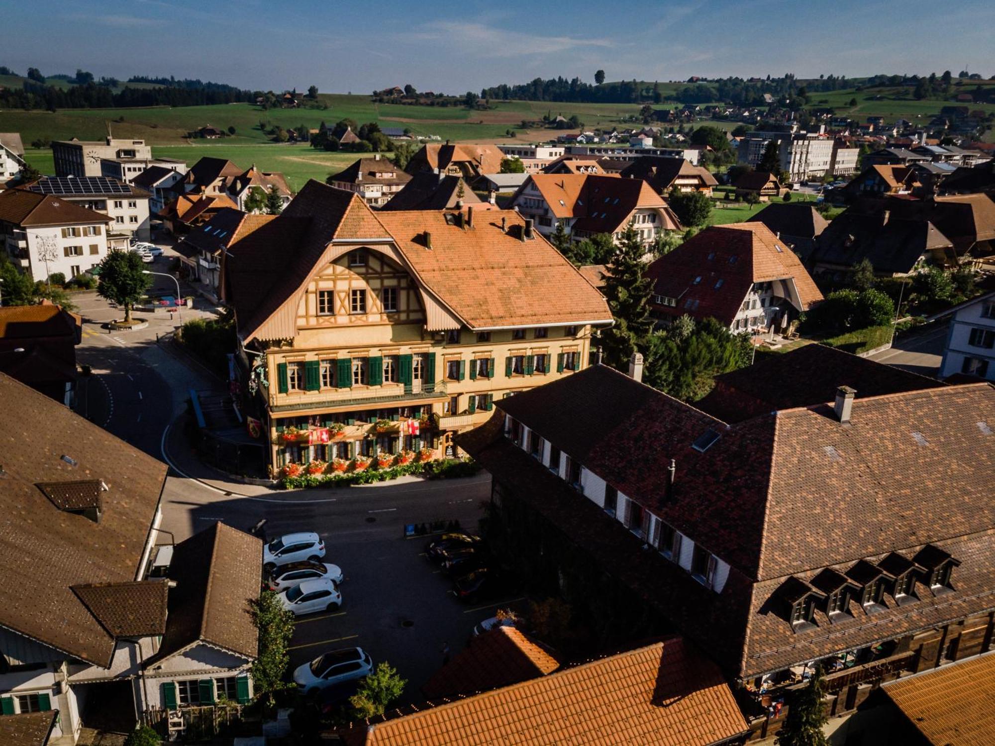 Hotel Baeren Sumiswald Exterior foto